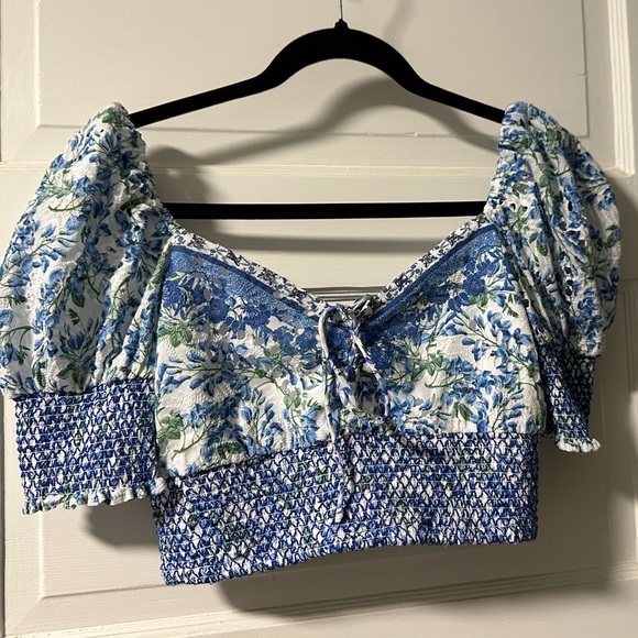 Alice and Olivia Crawford Blue and White Sweetheart Puff Sleeve Crop Top - Picture 8 of 11